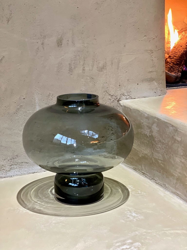 Bollvase on stand - glass - smoke - Ø 35x32cm - p/1