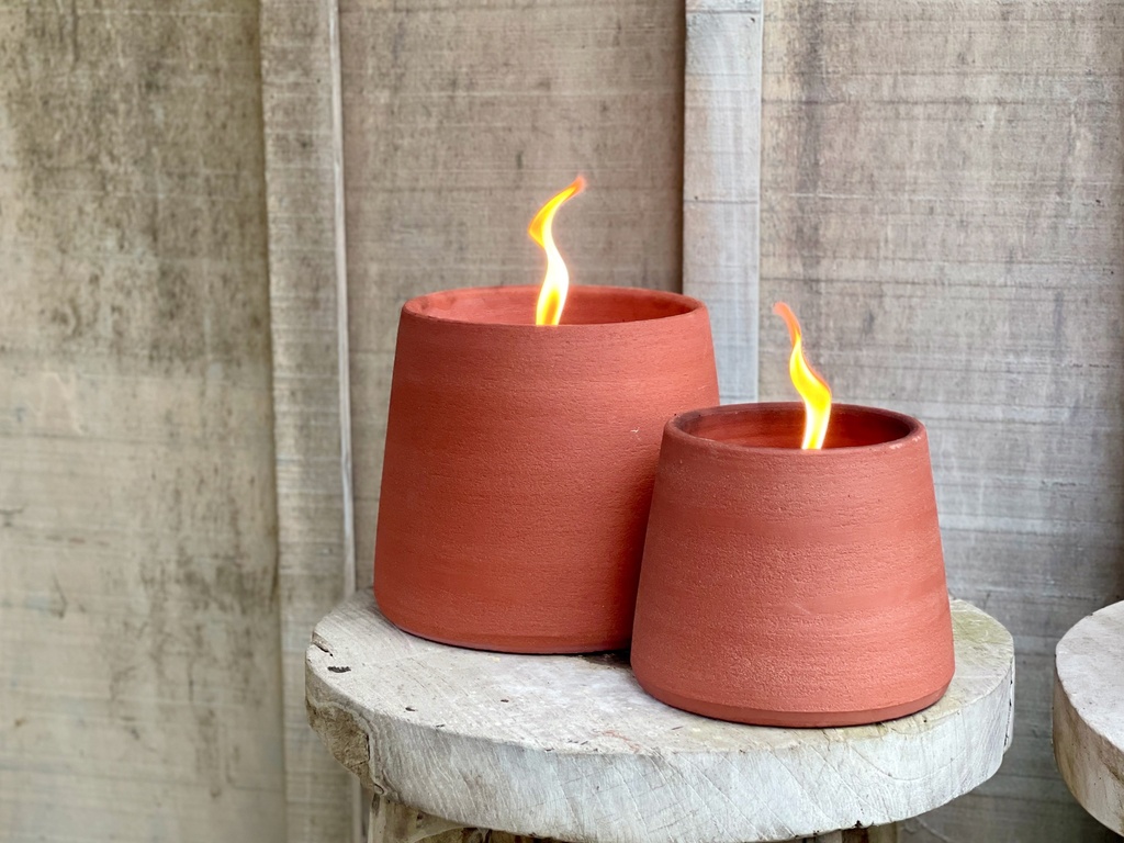Red terracotta scented (Lavender / Rosemary / Pine) outdoor candle - Conical with cover in Black Giftbox - Ø 16x15cm - 1 ext. cot. - p /4